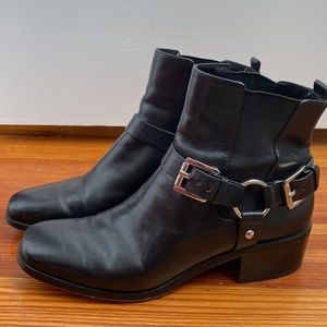 Michael Kors Black Leather Ankle Moto Boots Booties Straps Buckles Harness 8.5